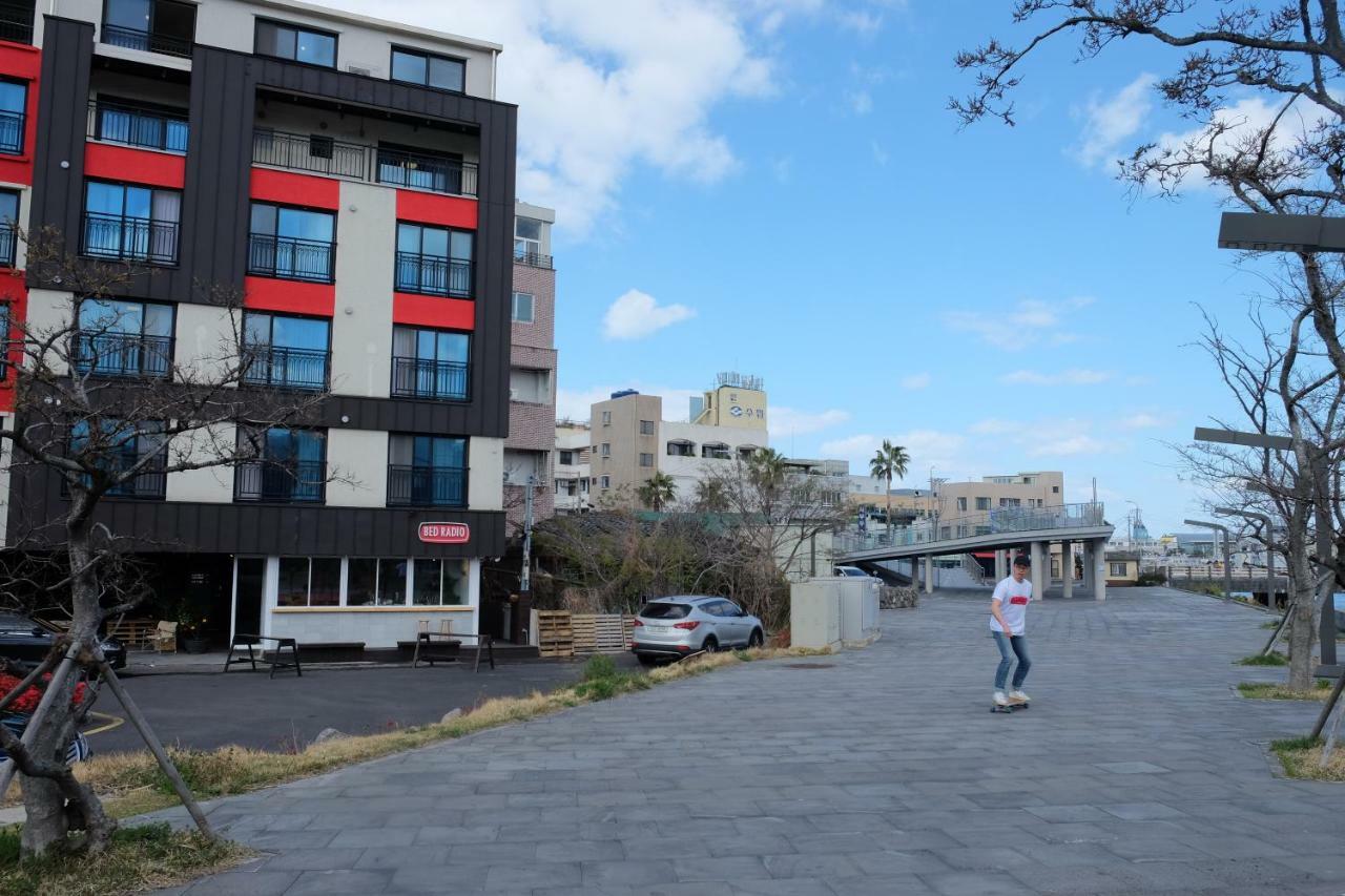 Bed Radio Dongmoon Hotel Jeju Exterior photo